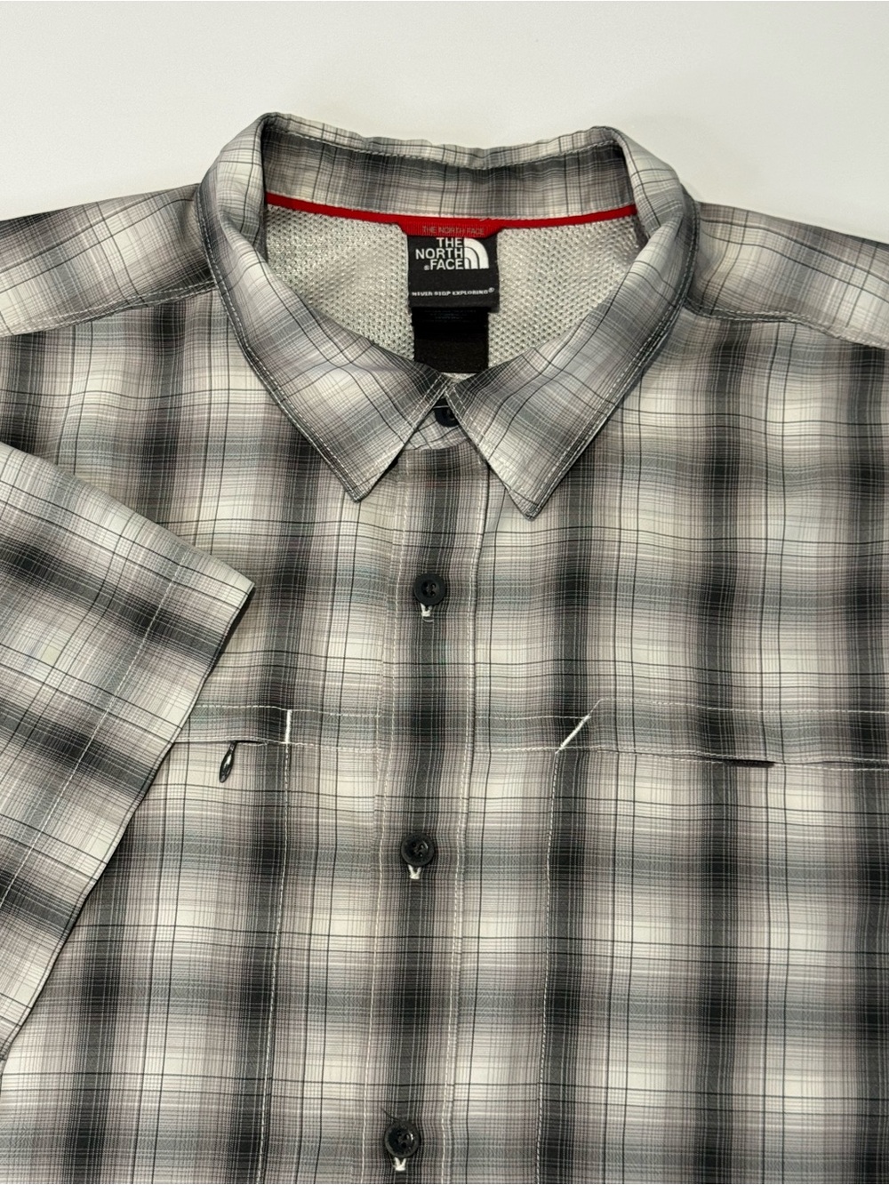 The North Face Men's XXL Short Sleeve Button Down Grey Plaid Outdoor Gorpcore